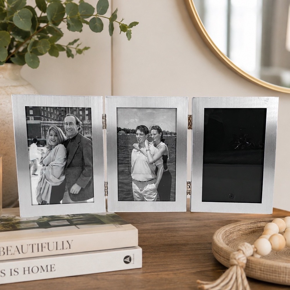Vintage Brushed Silver Metal Tri-Fold Picture Frame 3 Photo 4x6 Hinged Display
